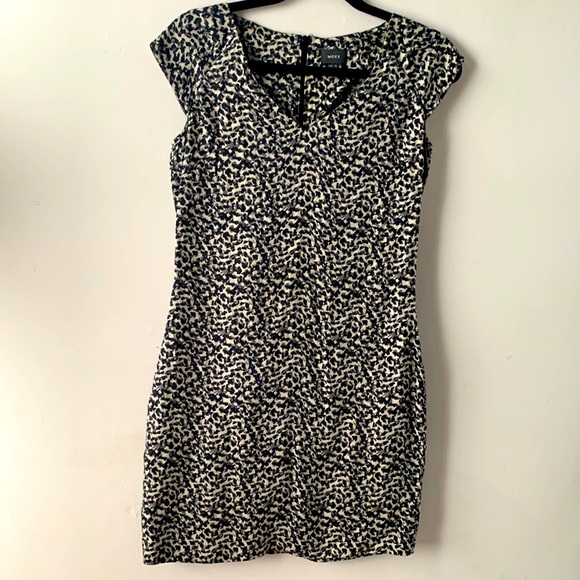 Cute dress - Picture 1 of 11